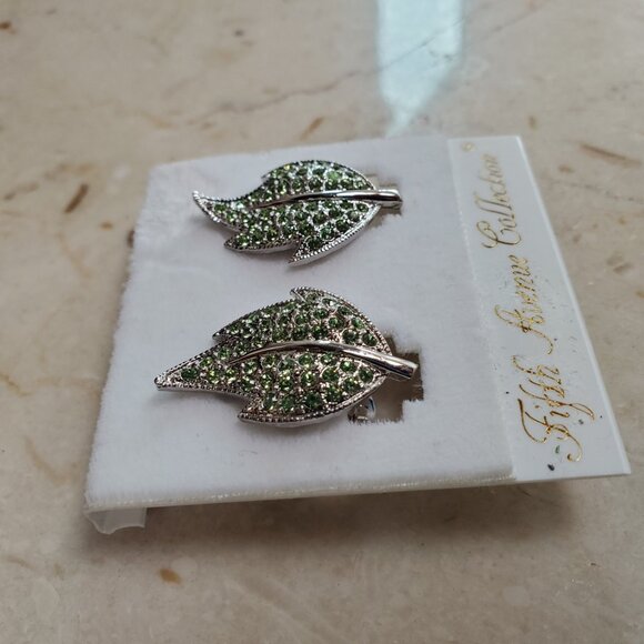FAC Silvertone Green Peridot Colour Rhinestone Leaf Clip on Earrings - Picture 7 of 10